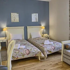 https://villa-estera-hotel-restauracja.warsawhotelspoland.com